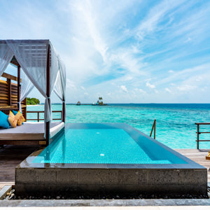 DOLPHIN VILLA Photo 1