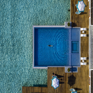 AQUA SUITE WITH SLIDE Photo 2